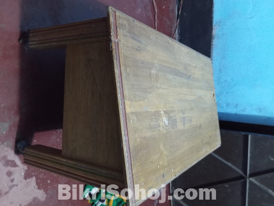 সেগুন কাঠের পড়ার টেবিল বিক্রি হবে ঢাকা সহ আছে